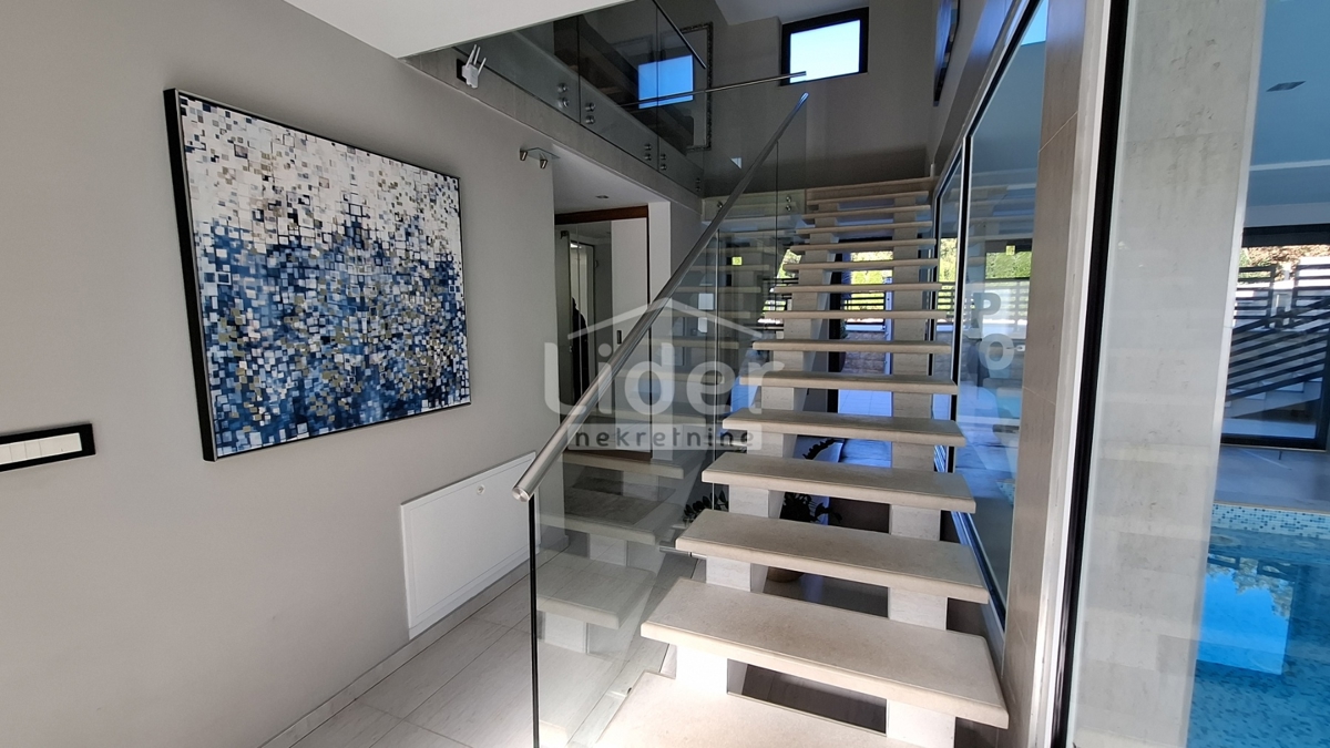 Hiša Crikvenica, 400m2