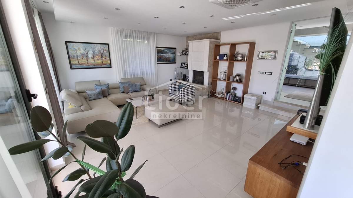 Hiša Crikvenica, 400m2