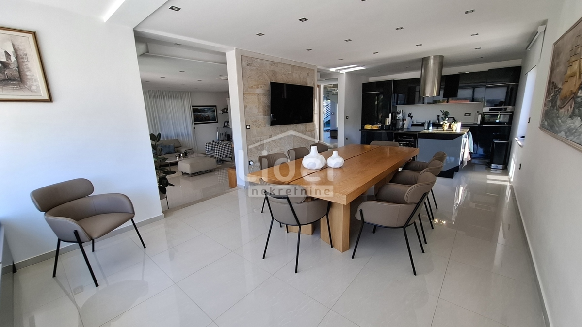 Hiša Crikvenica, 400m2