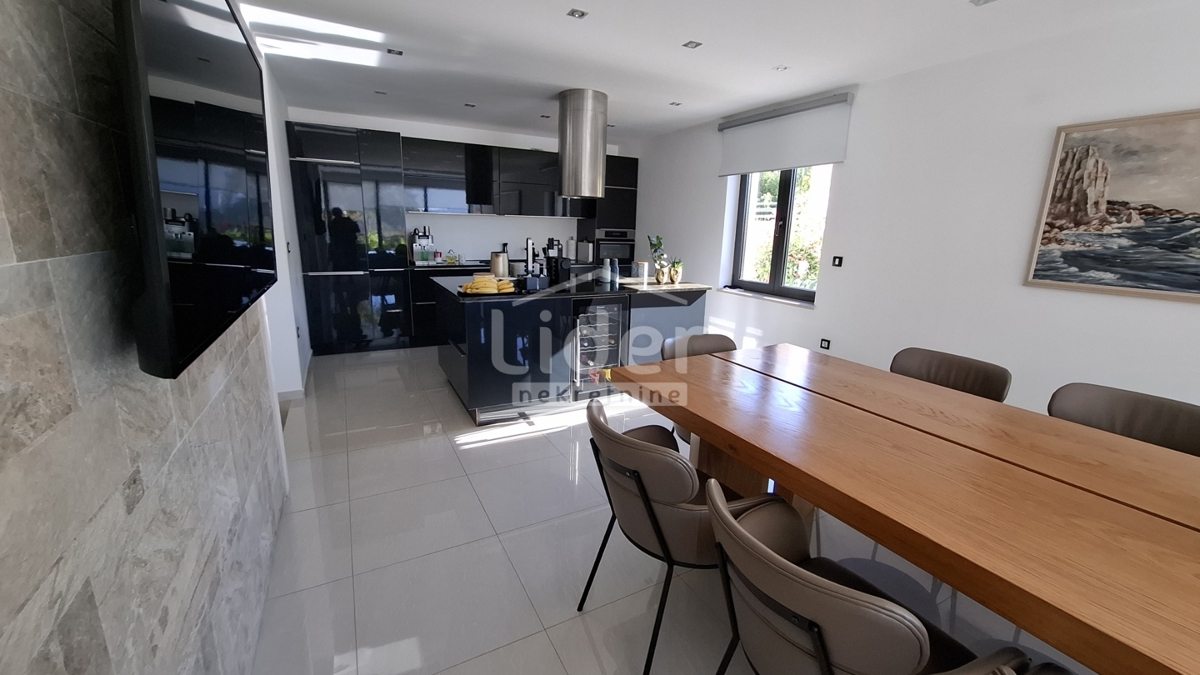 Hiša Crikvenica, 400m2