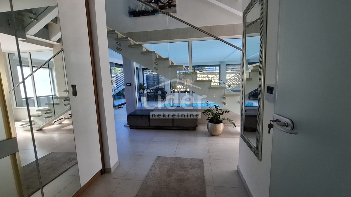 Hiša Crikvenica, 400m2