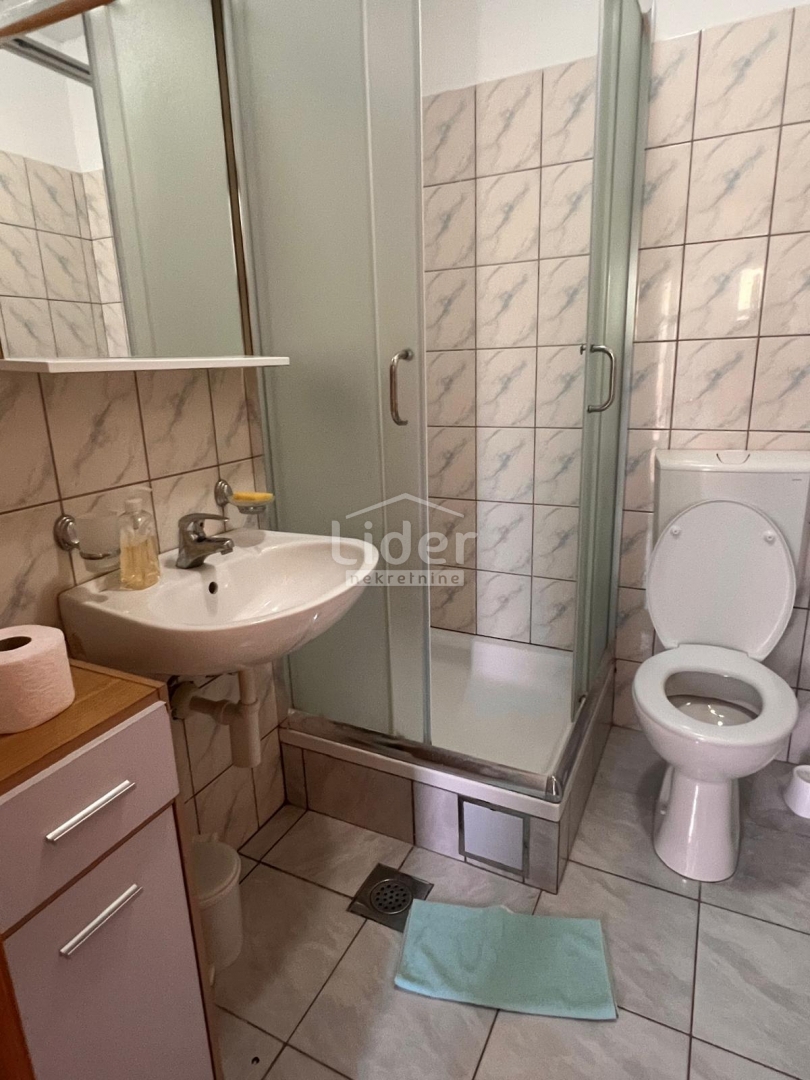 Hiša Gornji Karin, 160m2