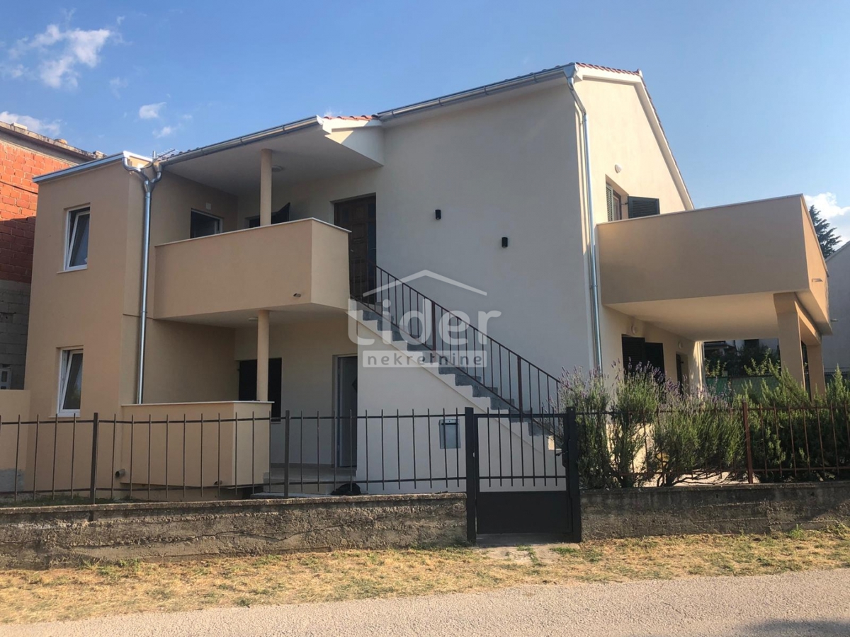 Hiša Gornji Karin, 160m2