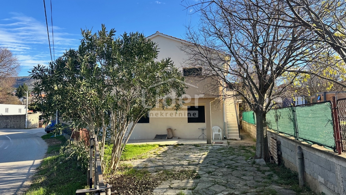 Hiša Gornji Karin, 160m2