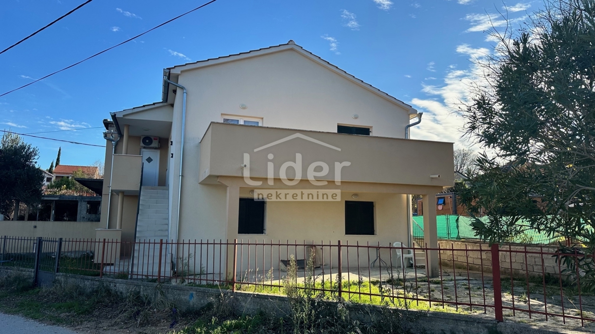 Hiša Gornji Karin, 160m2