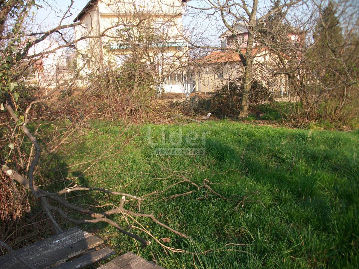 Zemljišče Marinići, 1680m2