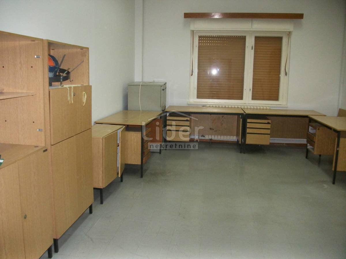 Poslovni prostor Urinj, 428m2