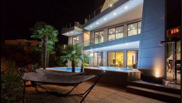 Hiša Opatija - Centar, 750m2