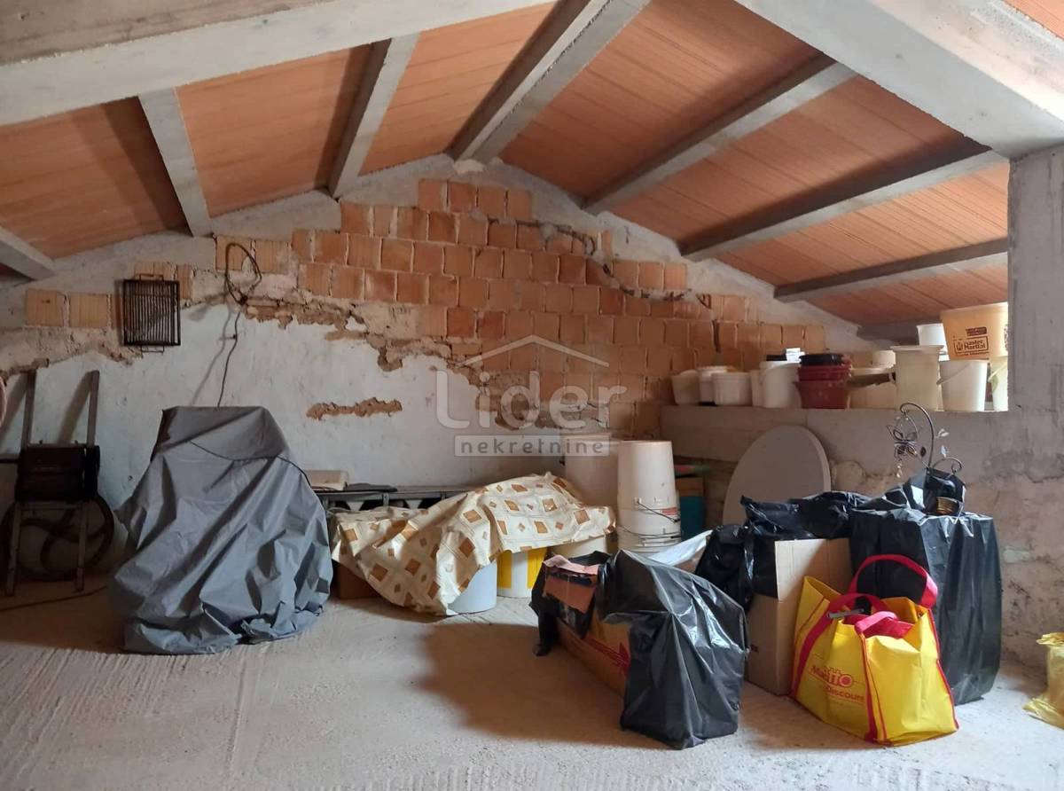 Hiša Svetvinčenat, 250m2