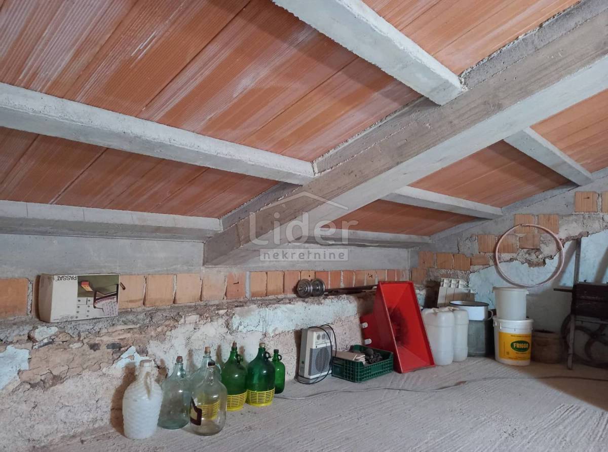 Hiša Svetvinčenat, 250m2