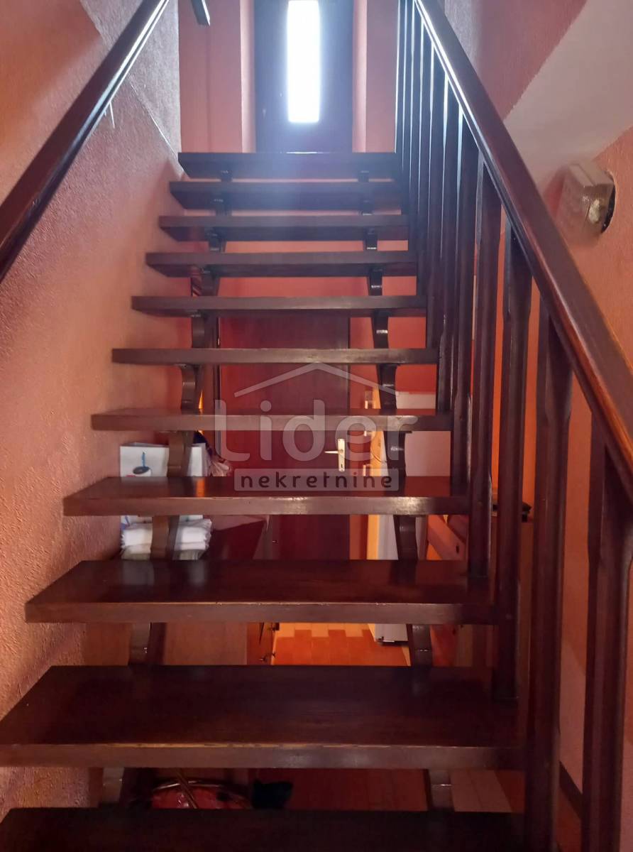 Hiša Svetvinčenat, 250m2