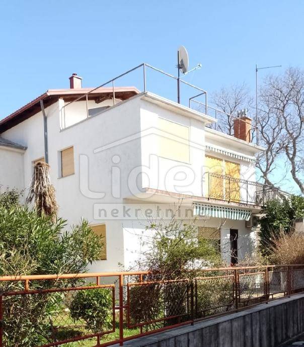 Hiša Novi Vinodolski, 260m2