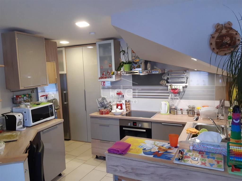 Hiša Hreljin, 180m2