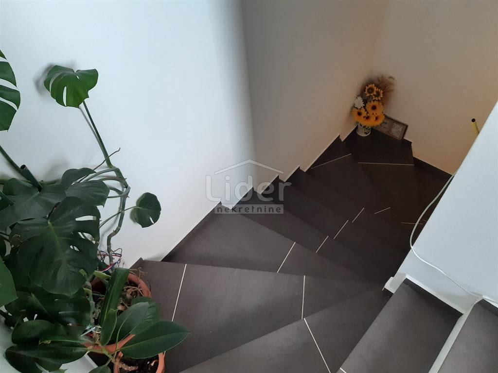 Hiša Hreljin, 180m2