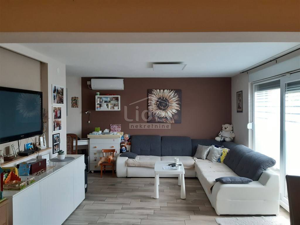 Hiša Hreljin, 180m2