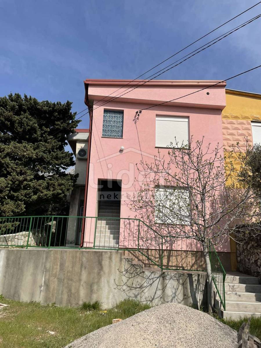 Hiša Karlobag, 153m2