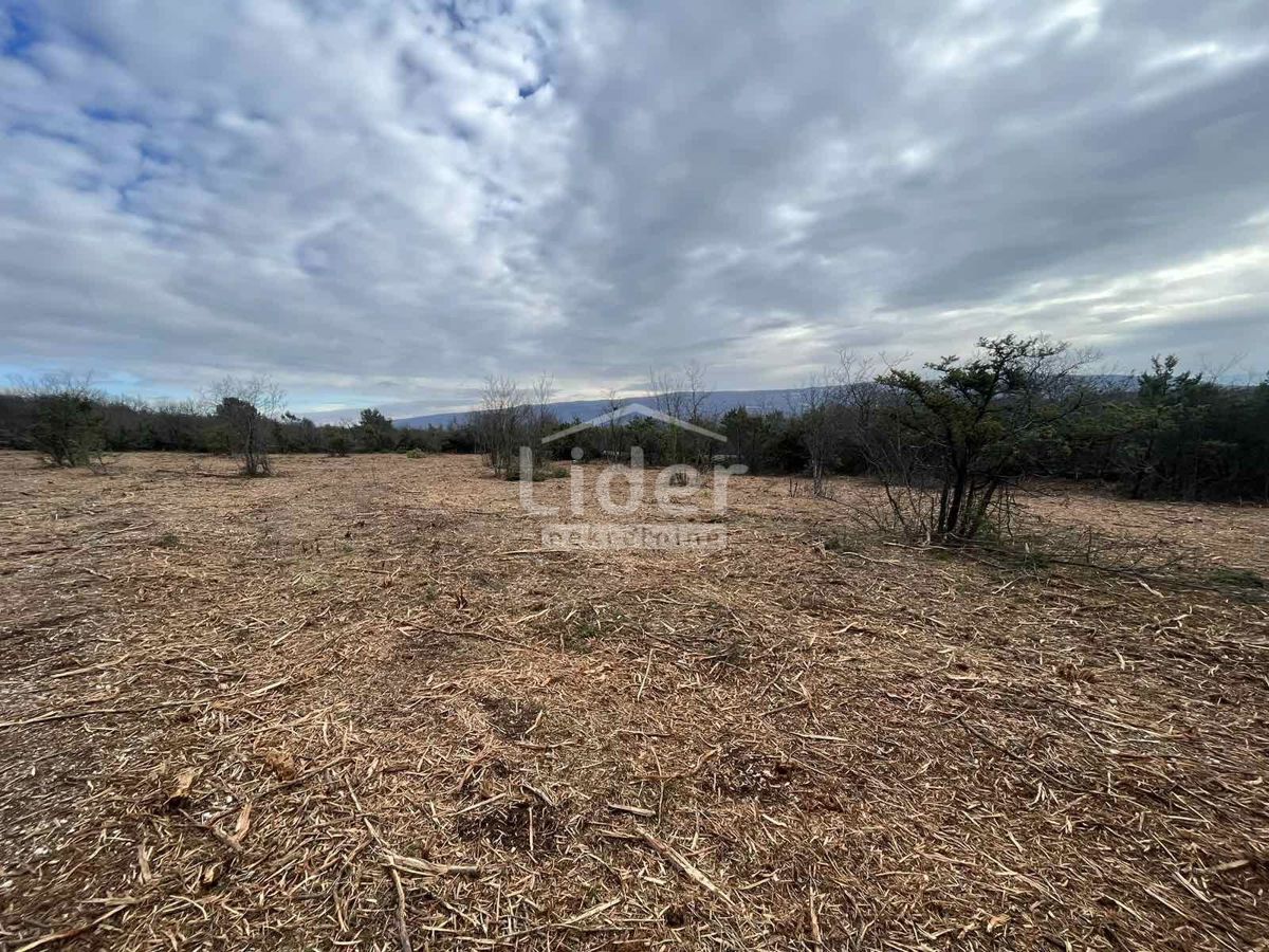 Zemljišče Rakalj, 1005m2