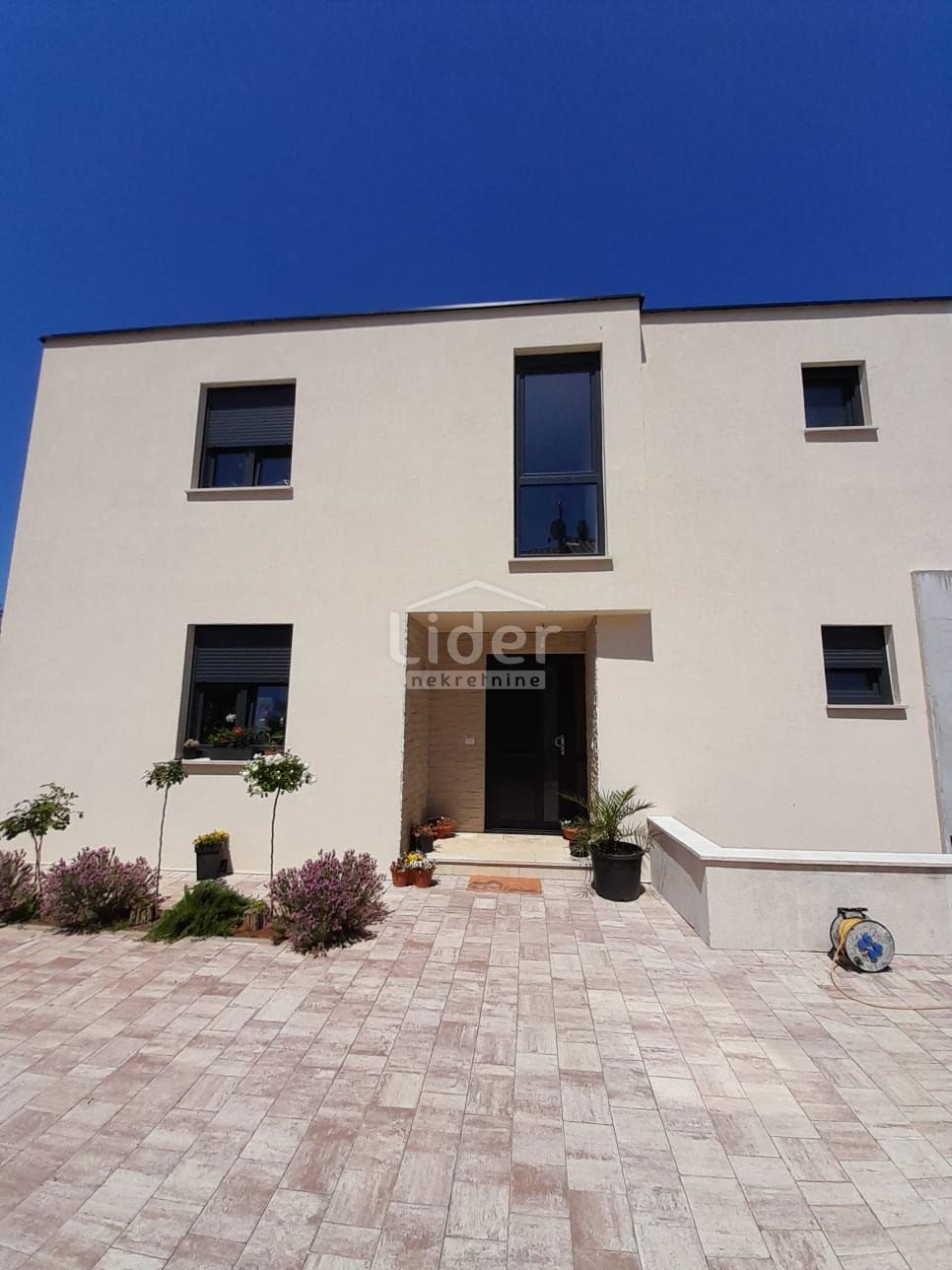 Hiša Malinska, 286m2