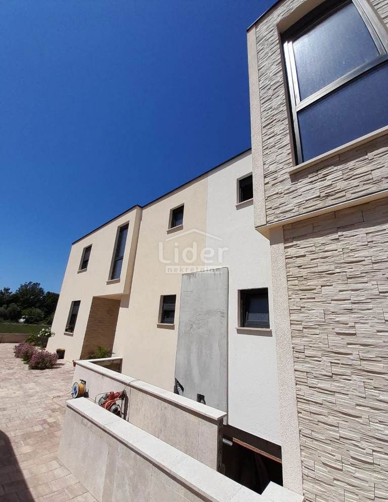 Hiša Malinska, 286m2