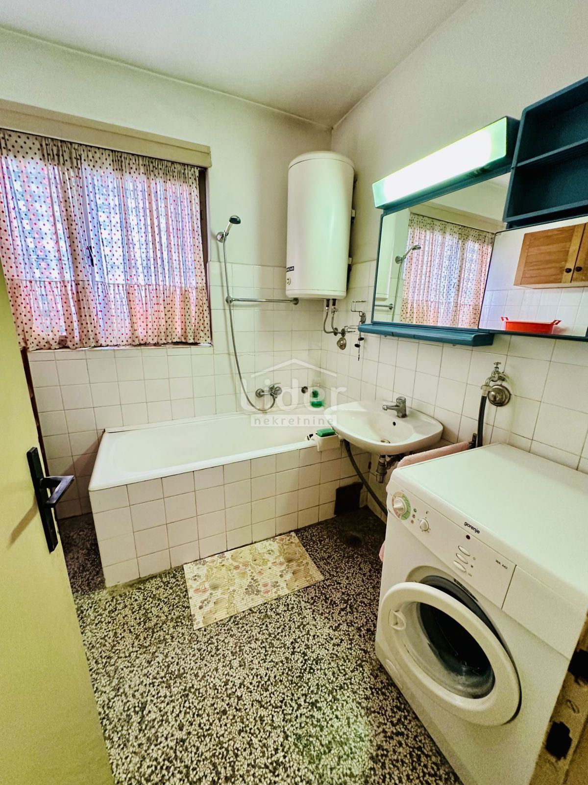 Stanovanje Obrovac, 80m2