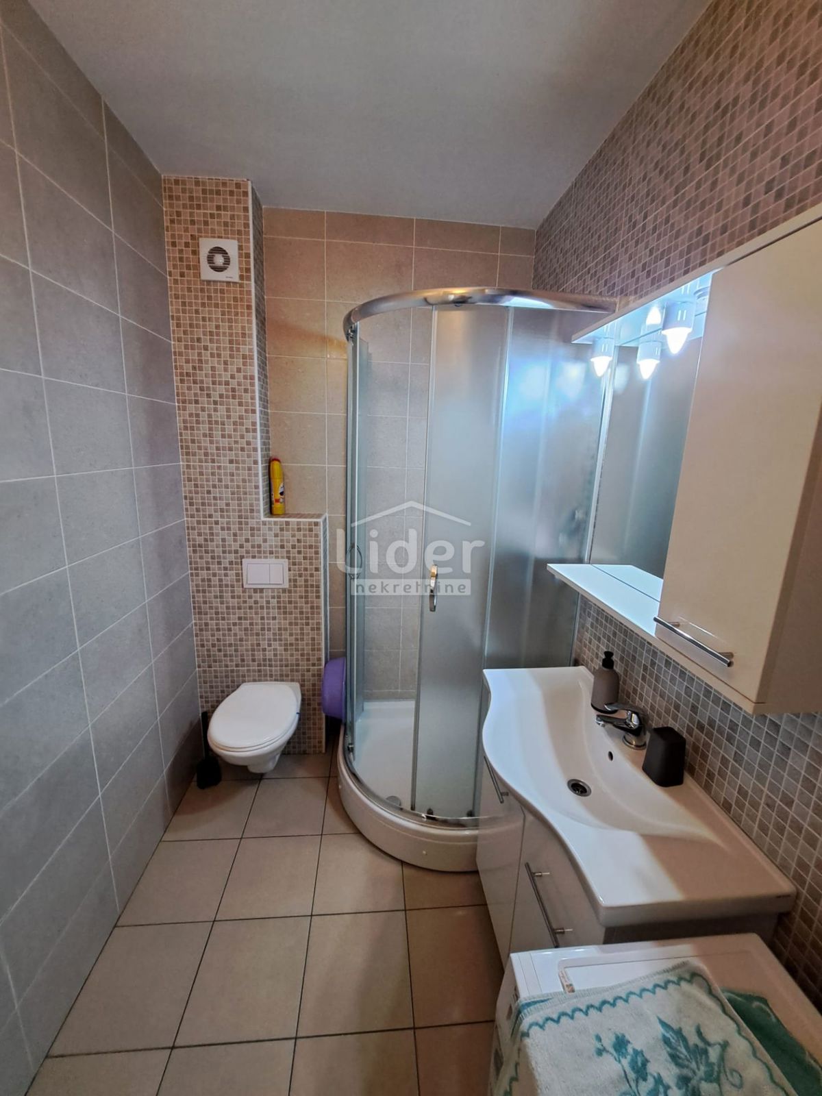 Stanovanje Novalja, 70m2