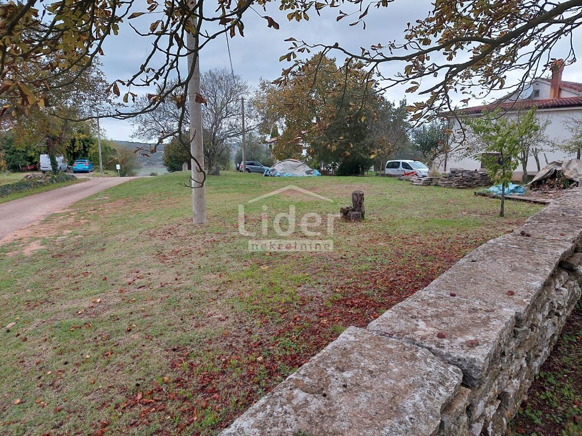 Hiša Oprtalj, 1300m2