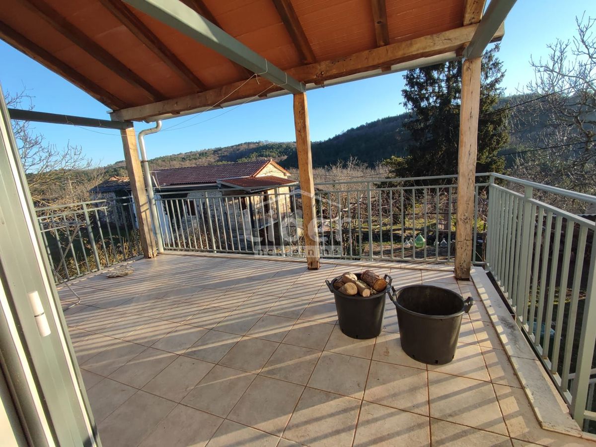 Hiša Oprtalj, 1300m2