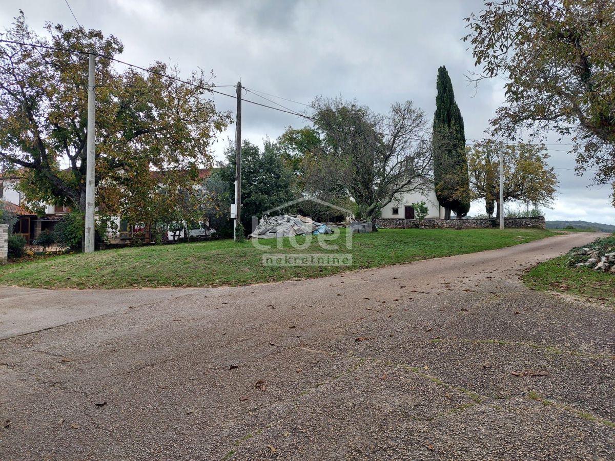 Hiša Oprtalj, 1300m2