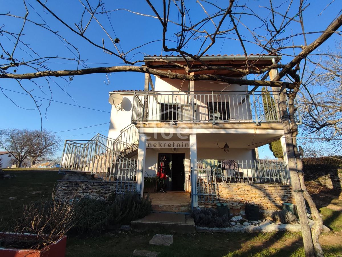 Hiša Oprtalj, 1300m2