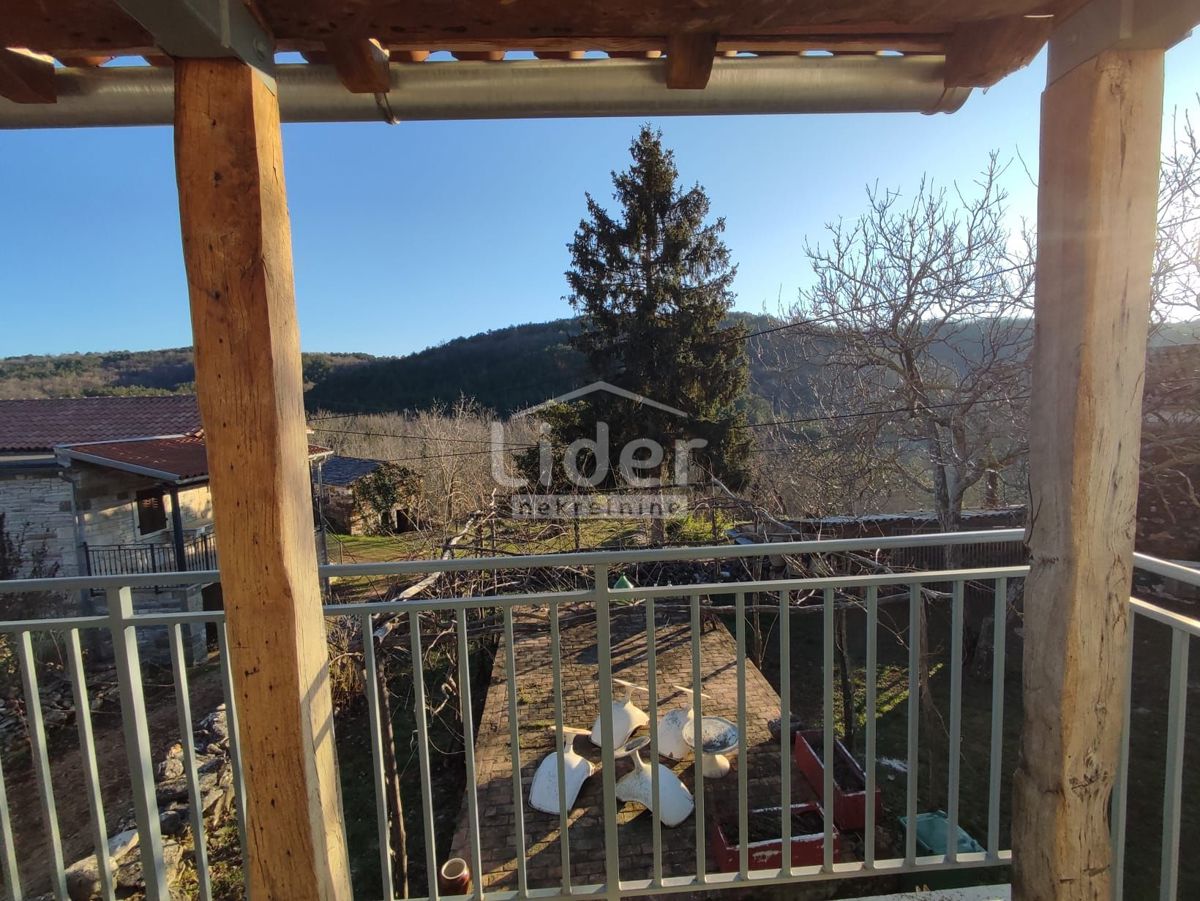 Hiša Oprtalj, 1300m2