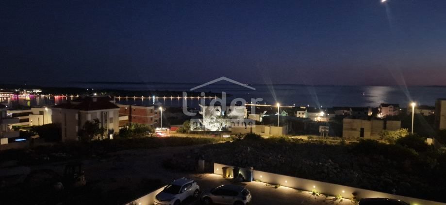 Stanovanje Novalja, 72m2