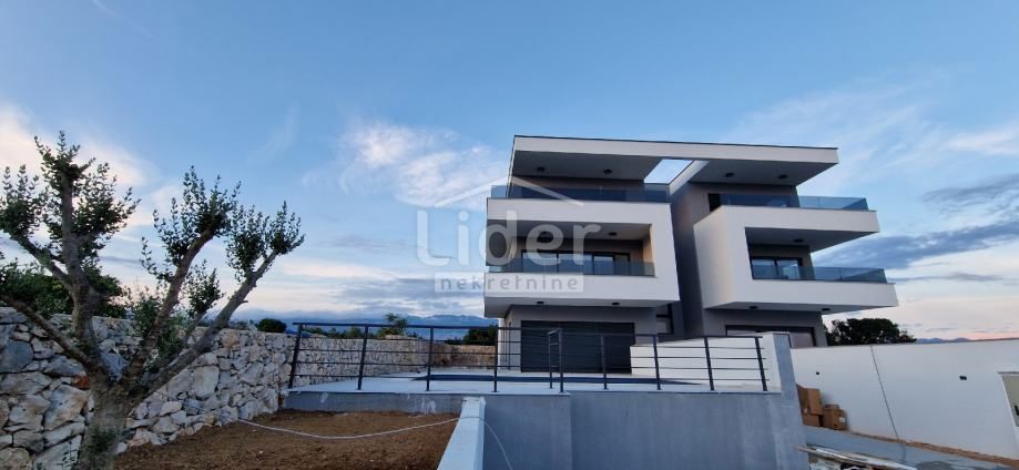 Stanovanje Novalja, 72m2