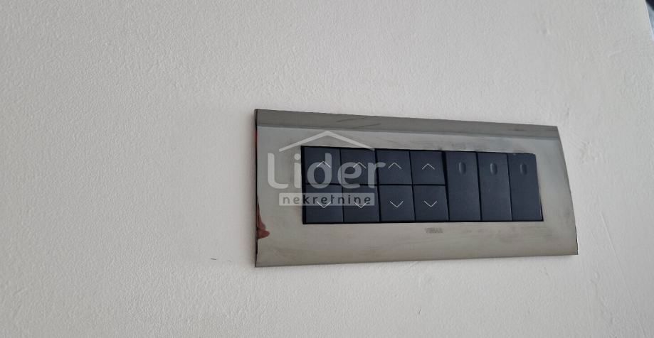 Stanovanje Novalja, 72m2