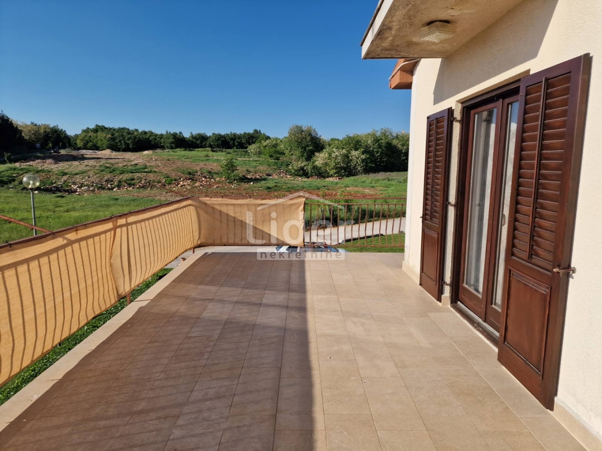 Hiša Višnjan, 677m2