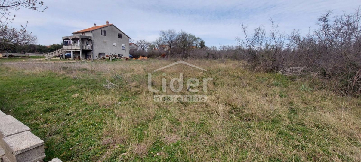 Zemljišče Poličnik, 755m2