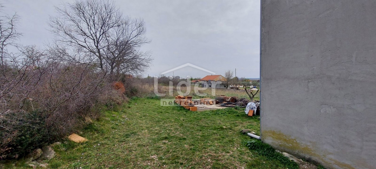 Zemljišče Poličnik, 755m2