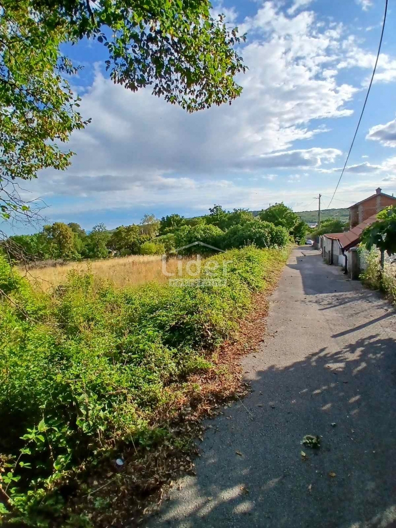 Zemljišče Kukuljanovo, 1017m2