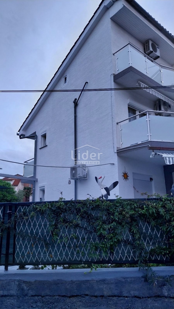 Hiša Bogovići, 230m2