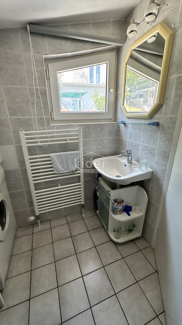 Nadstropje Donji Karin, 143m2