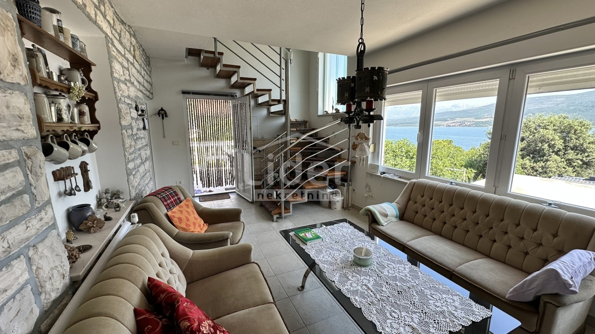 Nadstropje Donji Karin, 143m2