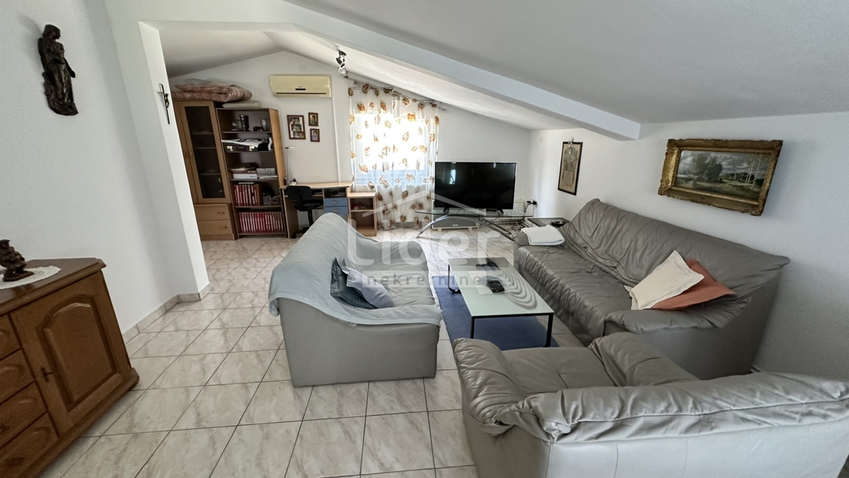 Nadstropje Donji Karin, 143m2