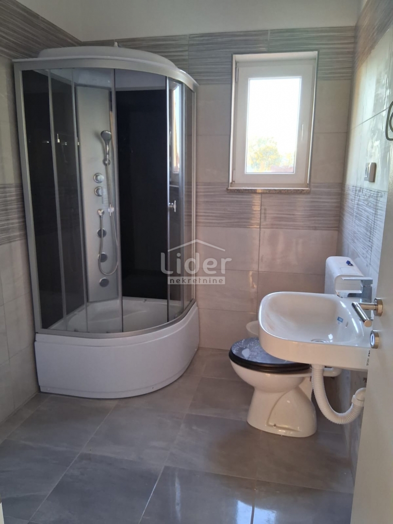 Hiša Svetvinčenat, 70m2