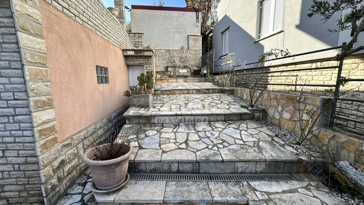 Hiša Donji Karin, Benkovac, 200m2