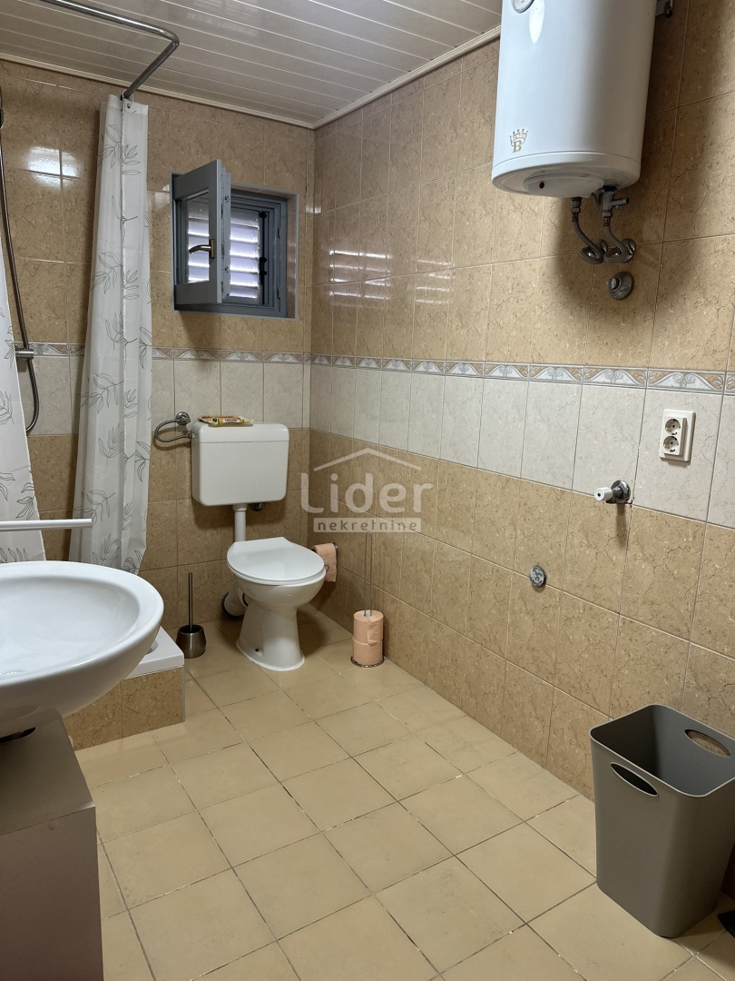 Hiša Donji Karin, Benkovac, 200m2