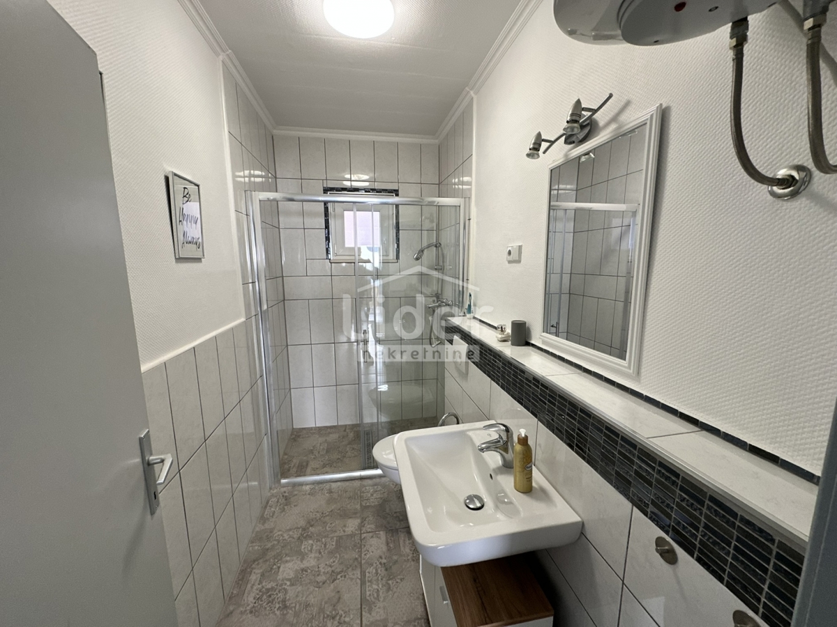 Hiša Donji Karin, Benkovac, 200m2