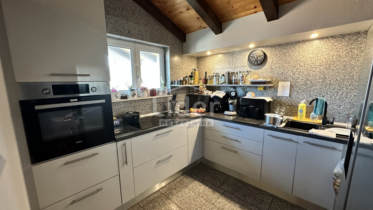 Hiša Donji Karin, Benkovac, 200m2