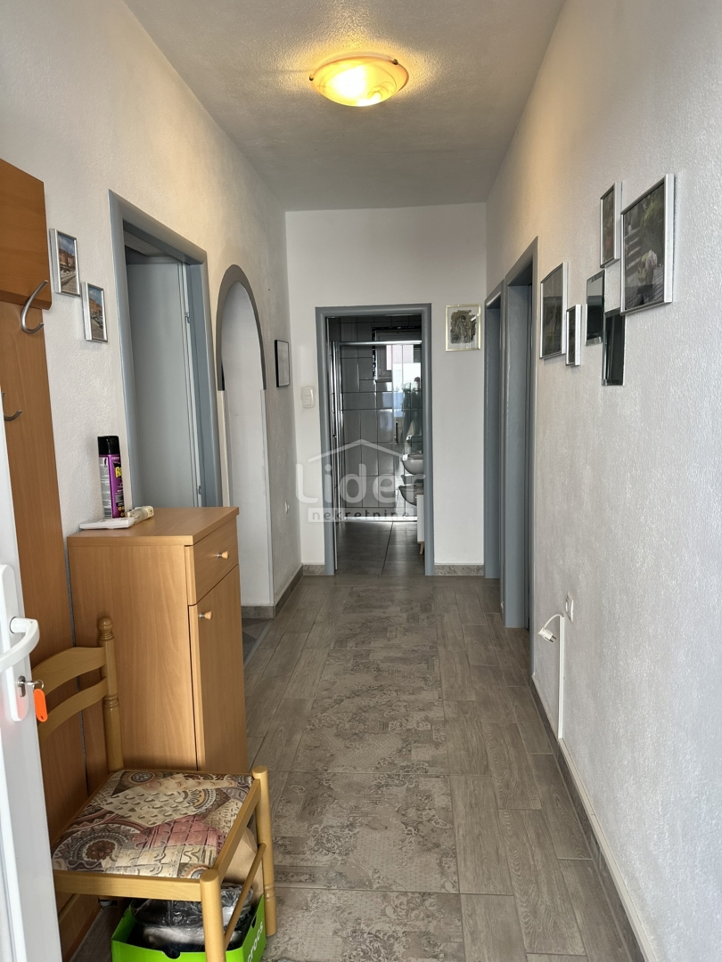 Hiša Donji Karin, Benkovac, 200m2