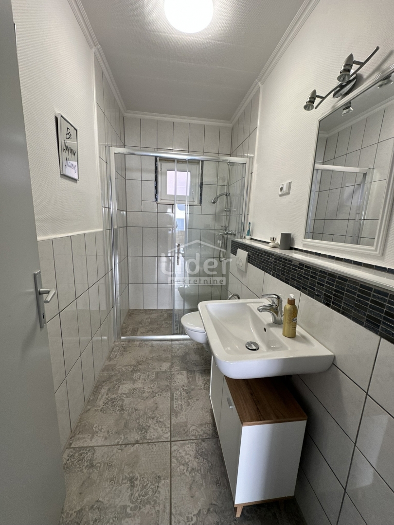 Hiša Donji Karin, Benkovac, 200m2