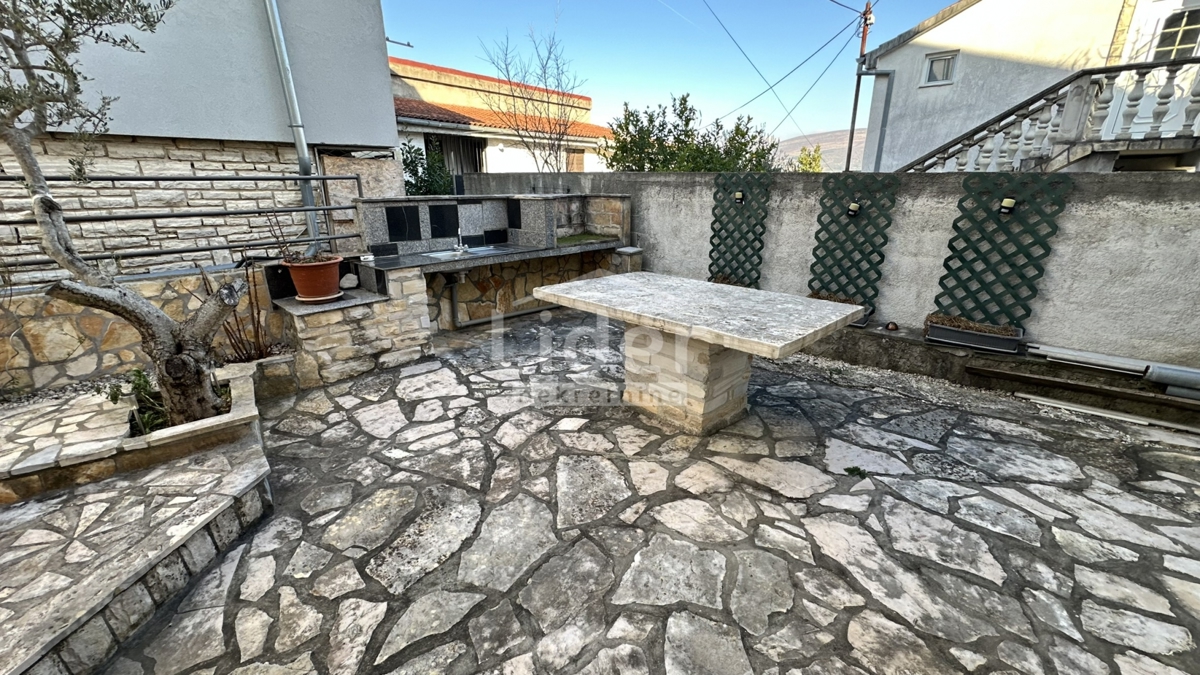 Hiša Donji Karin, Benkovac, 200m2