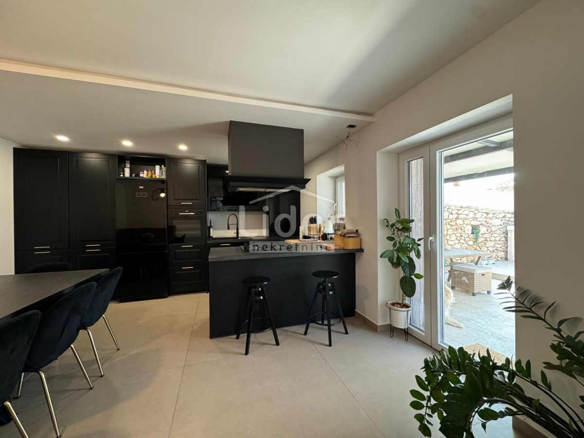 Hiša Kostrena Sveta Lucija, Kostrena, 171m2